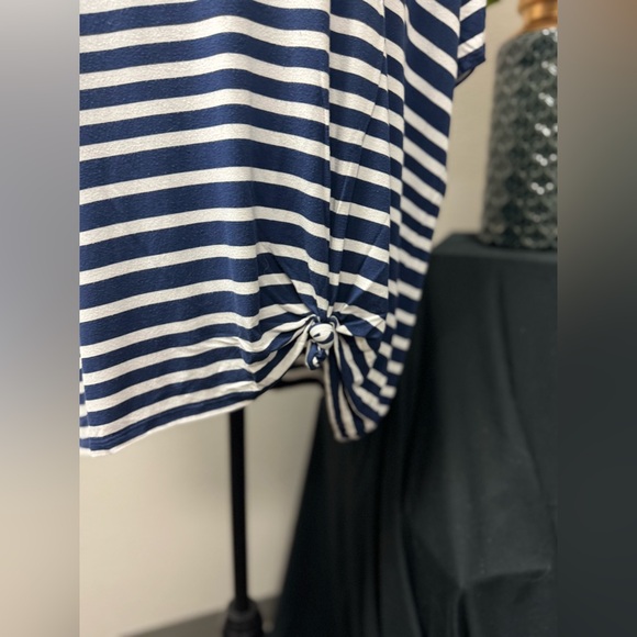 CAbi Chic Comfort Navy and White Striped Knot Tie Short Sleeve Top Size M - Picture 2 of 9